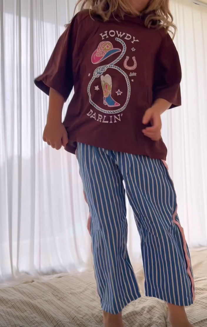 howdy darlin' t-shirt - chocolate