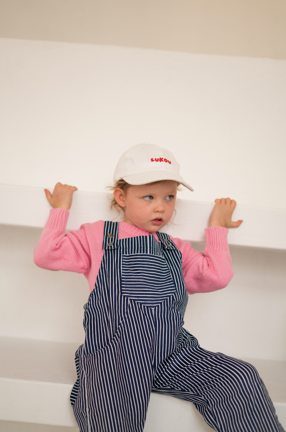 signature dad cap - off white / red