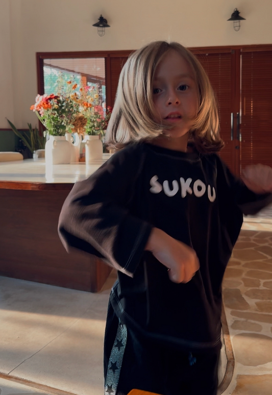 sukou signature long sleeved - black