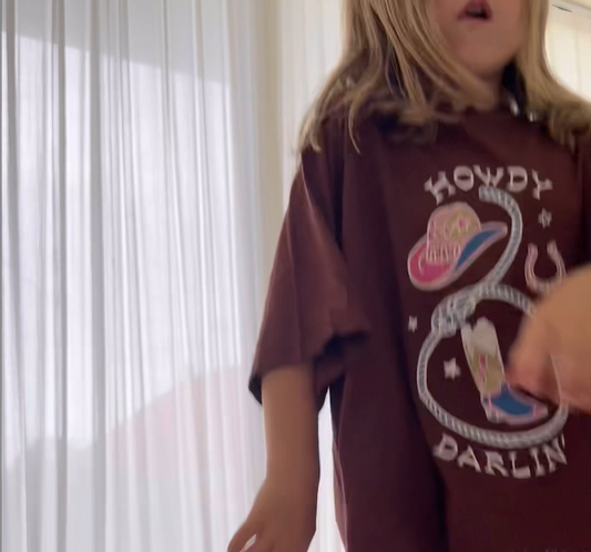 howdy darlin' t-shirt - chocolate